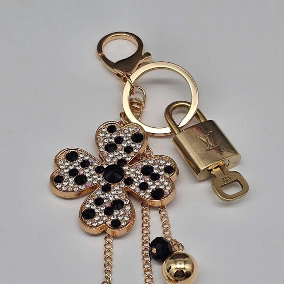 Authentic Louis Vuitton Lock & Key with unbranded Flower Bagcharm, Keycharm - Picture 7 of 10
